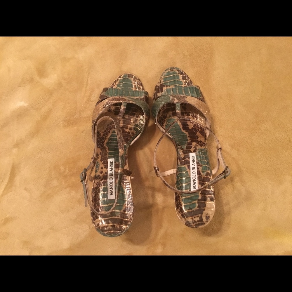 MANOLO BLAHNIK Beautifu Leopard Skin Sandals Sz 40